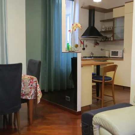 Semesterbostad Casetta A Borgo